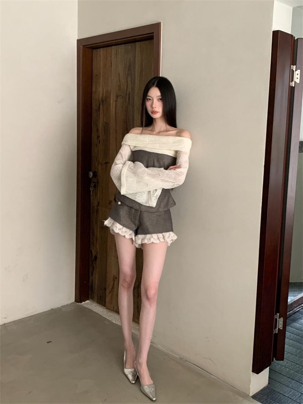 Setelan Wanita 2in1 Off Shoulder | Atasan Slim Fit & Celana Pendek Renda | Outfit Korean Style Elegan