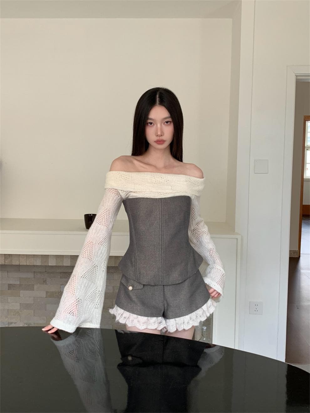 Setelan Wanita 2in1 Off Shoulder | Atasan Slim Fit & Celana Pendek Renda | Outfit Korean Style Elegan