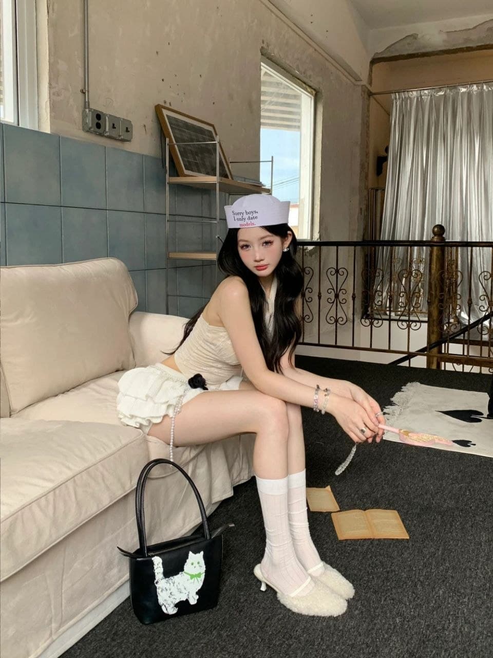 Atasan Crop Putih Wanita Halter Renda, Spaghetti Strap, Pinggang Ramping, Gaya Sexy & Stylish untuk Musim Panas