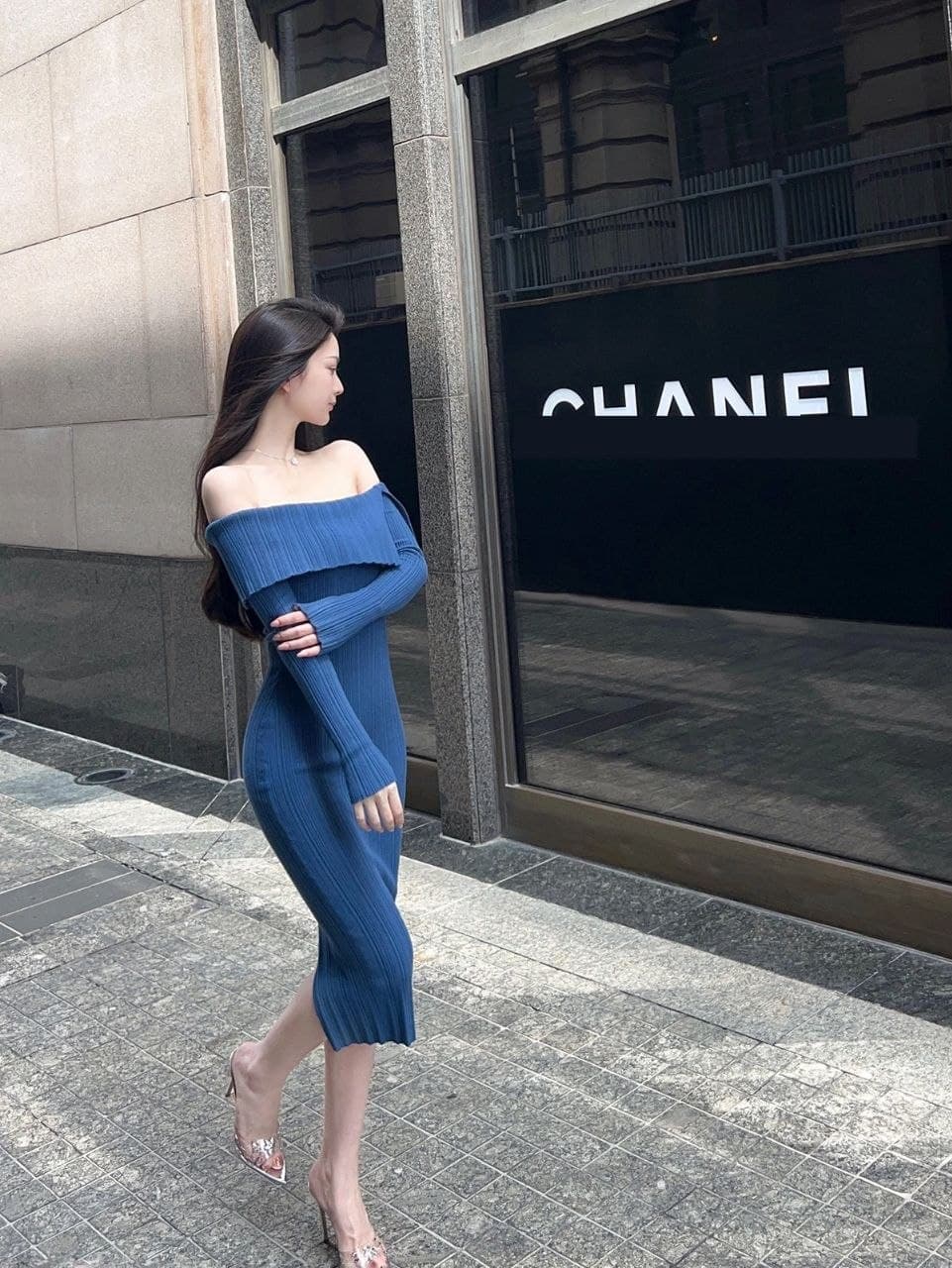 Dress Rajut Biru Wanita Off-Shoulder, Bodycon, Model Panjang, Hangat untuk Musim Gugur & Dingin, Elegan & Stylist