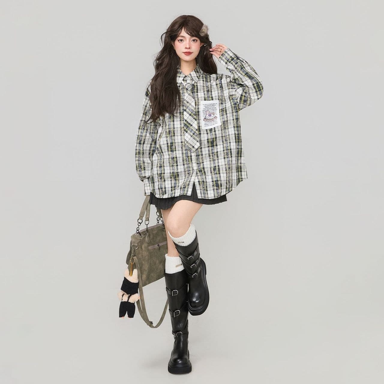 Kemeja Wanita Kotak-Kotak Hijau Lengan Panjang + Dasi Gratis – Atasan Casual Motif Grafiti Gaya American Style Koleksi Early Spring 2026