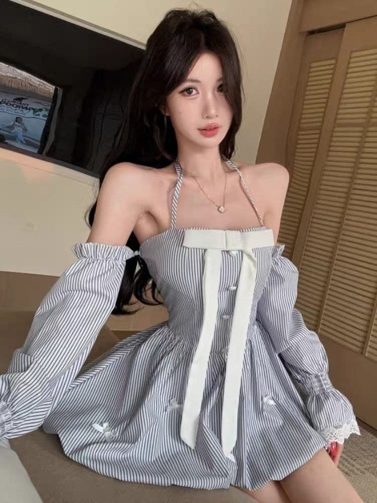 Dress Mini Halter Wanita Motif Garis dengan Pita Kupu-Kupu, Bubble Hem, Sleeve Renda, Gaya Sweet Girl Y2K