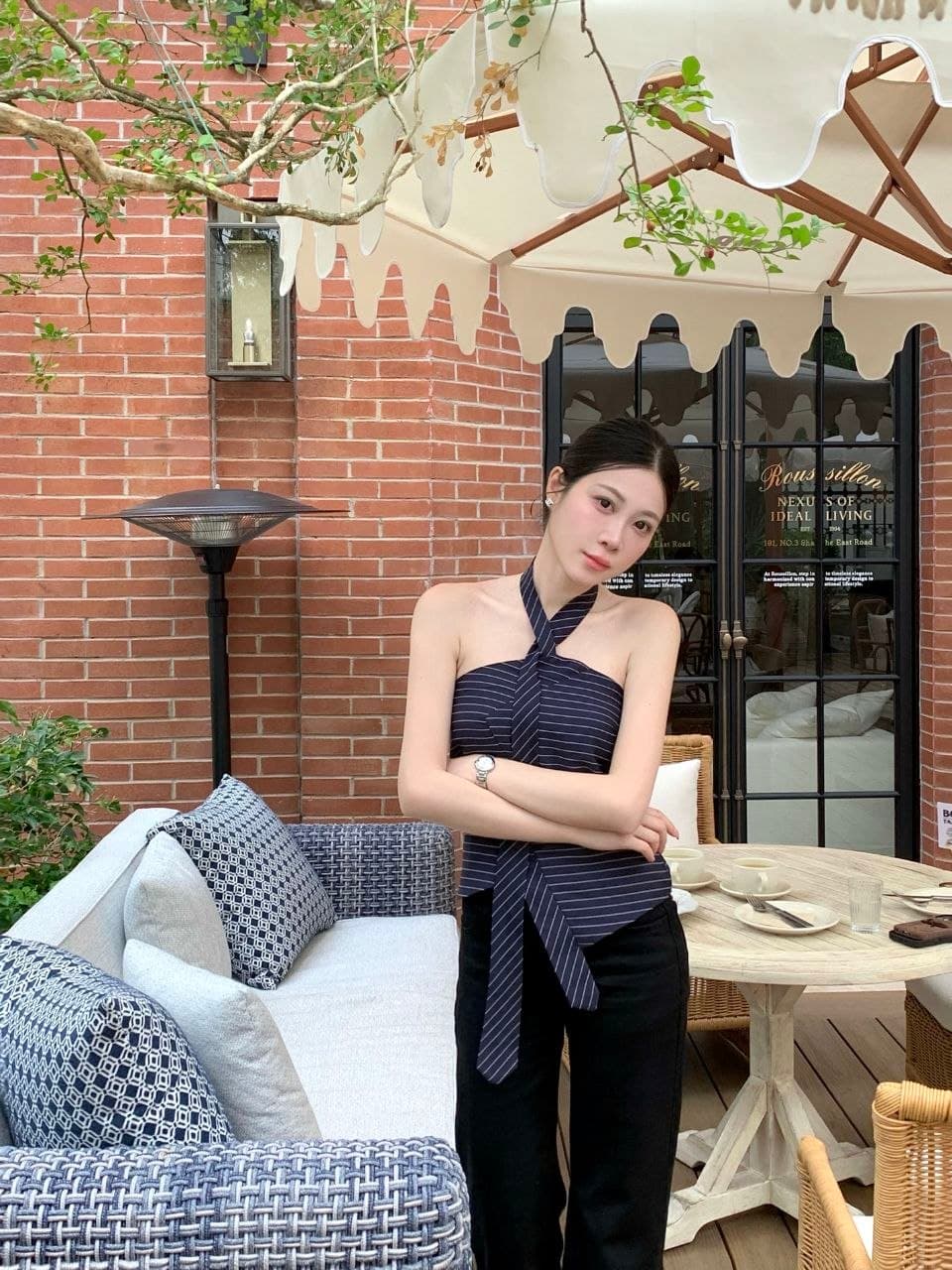 Atasan Halter Wanita Motif Garis-Garis, Backless, Gaya Sexy & Trendy, Model Terbaru Musim Panas 2026