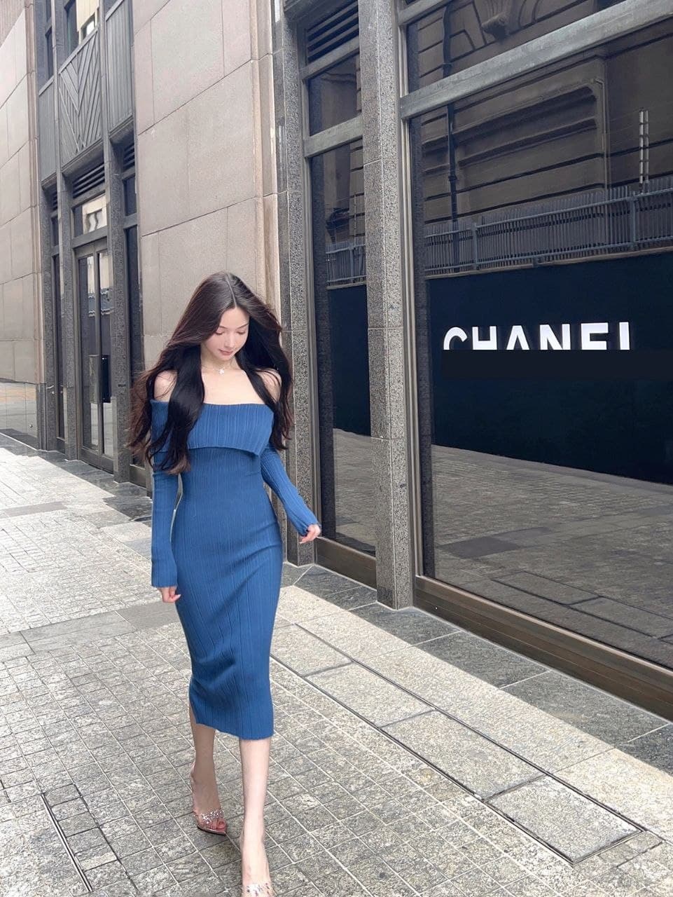 Dress Rajut Biru Wanita Off-Shoulder, Bodycon, Model Panjang, Hangat untuk Musim Gugur & Dingin, Elegan & Stylist