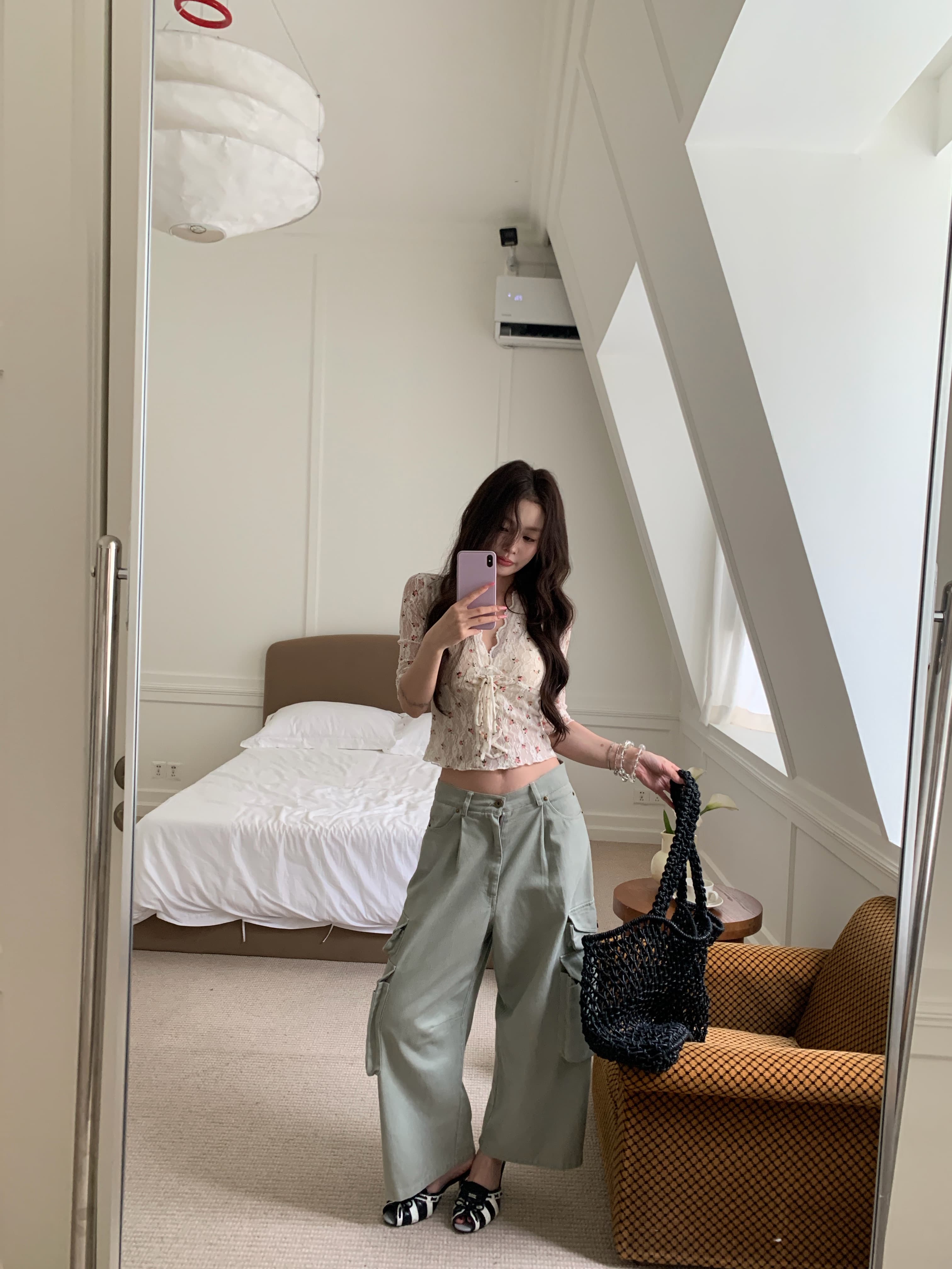 Blouse Floral V-Neck Wanita | Atasan Renda Ikat Pinggang Slim Fit | Blouse Korean Style Elegan & Feminim
