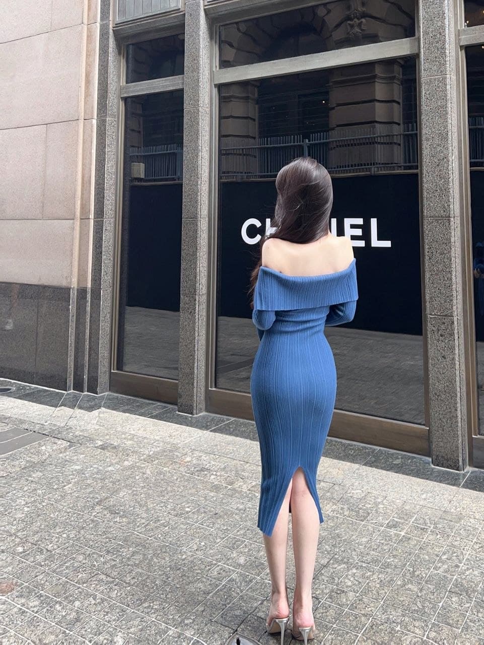 Dress Rajut Biru Wanita Off-Shoulder, Bodycon, Model Panjang, Hangat untuk Musim Gugur & Dingin, Elegan & Stylist